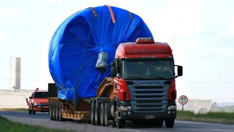Transporte excedente em prancha